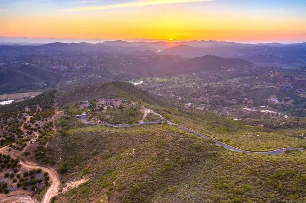 18035 Sunset Point Rd Poway, CA 92064