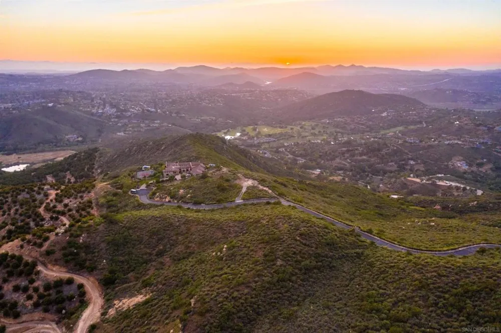 18035 Sunset Point Rd Poway, CA 92064