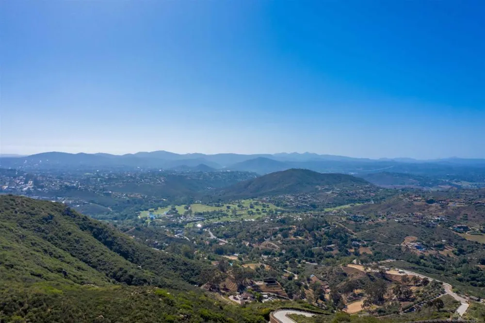 18035 Sunset Point Rd Poway, CA 92064
