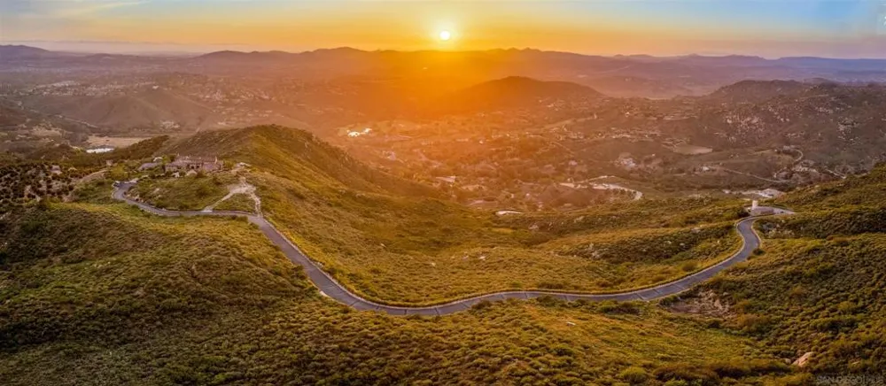 18035 Sunset Point Rd Poway, CA 92064