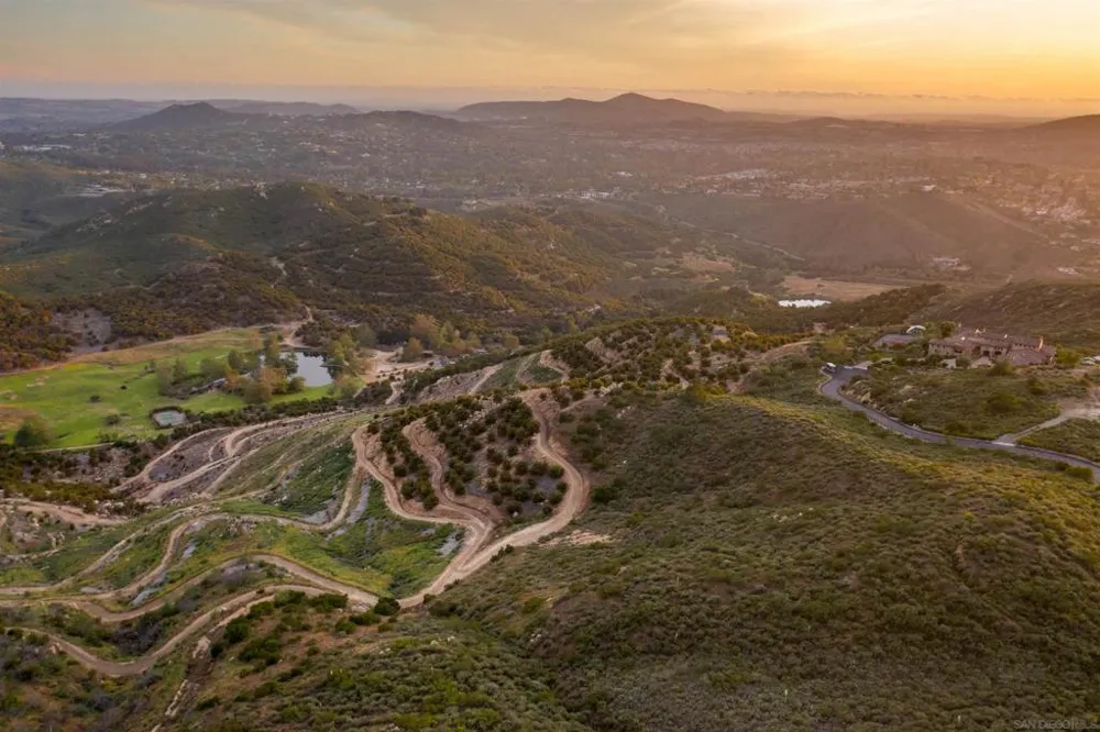 18035 Sunset Point Rd Poway, CA 92064