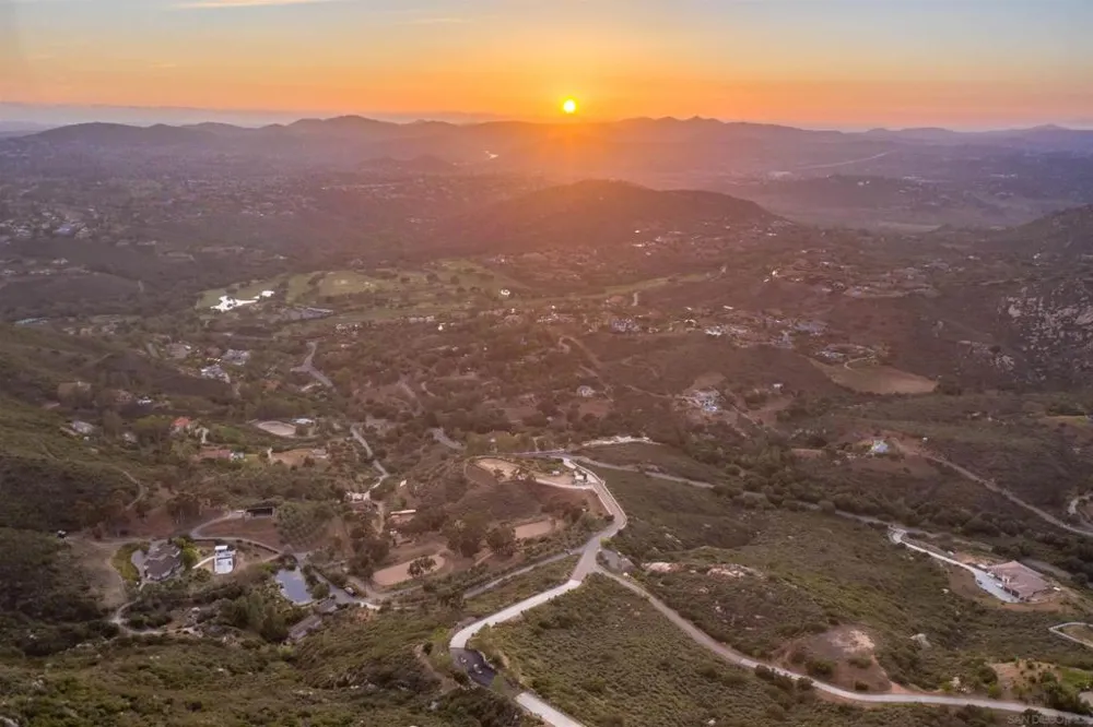 18035 Sunset Point Rd Poway, CA 92064