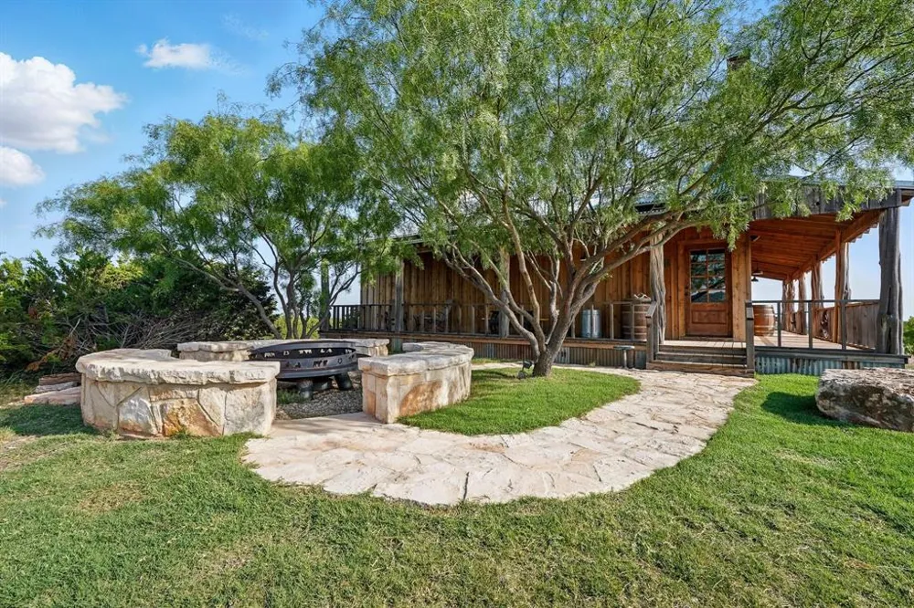 635 County Road 184 Lawn, TX 79530
