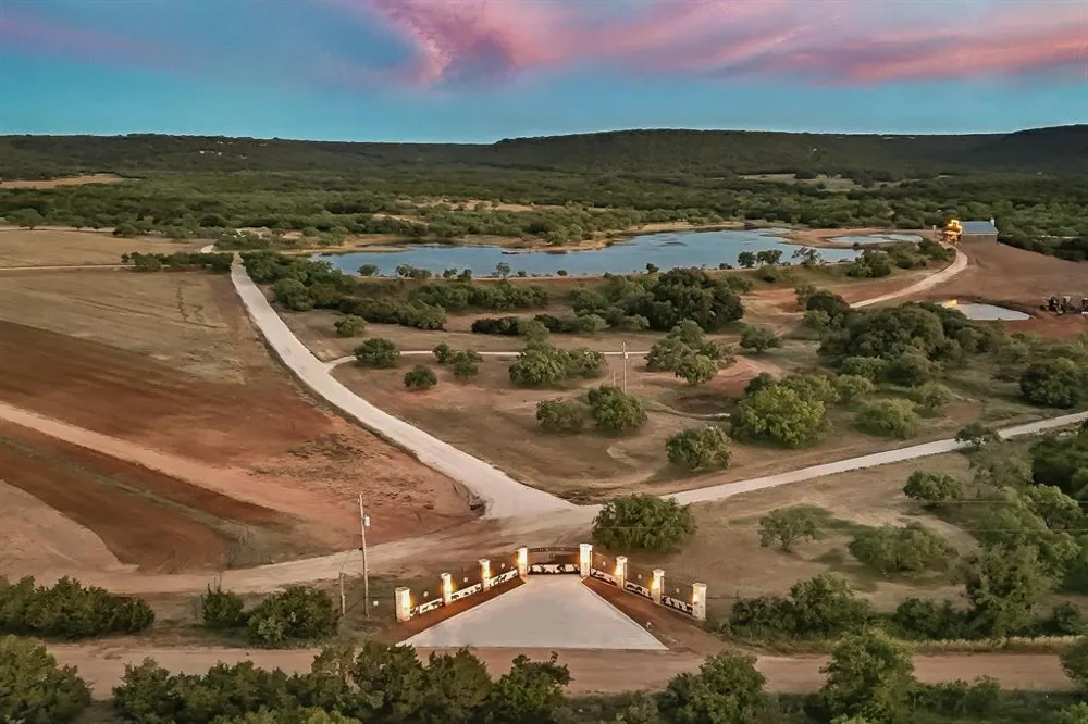 635 County Road 184 Lawn, TX 79530