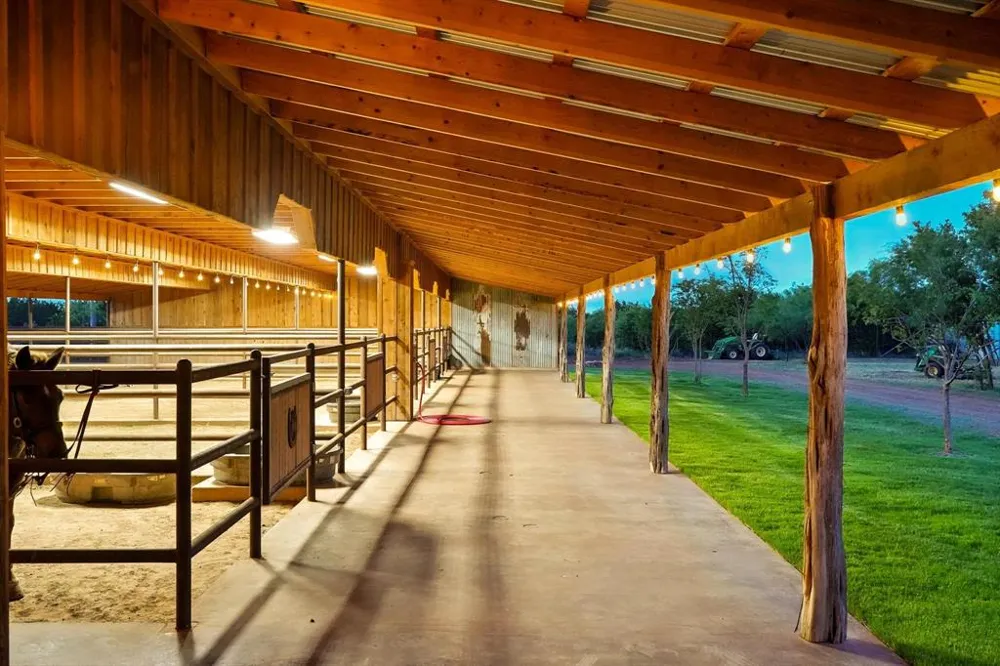 635 County Road 184 Lawn, TX 79530