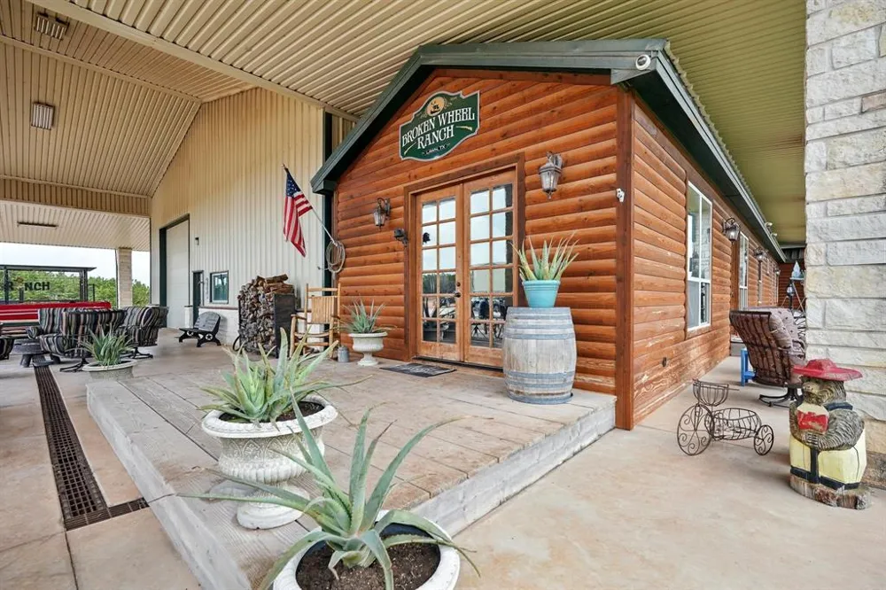 635 County Road 184 Lawn, TX 79530