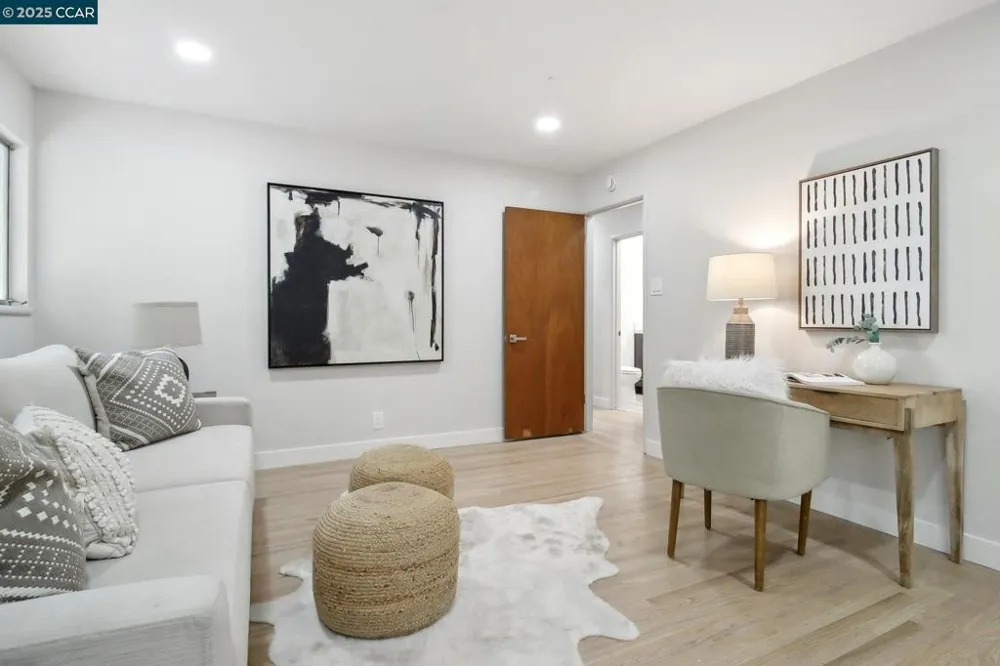 30 La Cuesta Rd Orinda, CA 94563