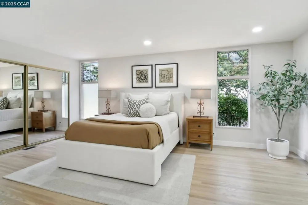 30 La Cuesta Rd Orinda, CA 94563