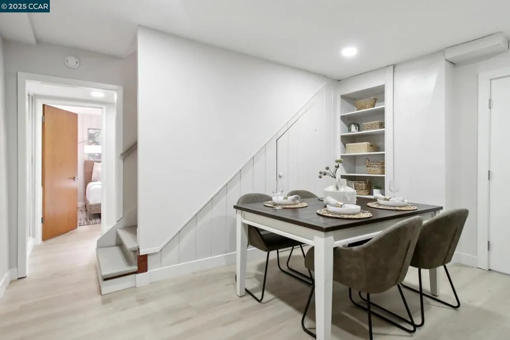 30 La Cuesta Rd Orinda, CA 94563
