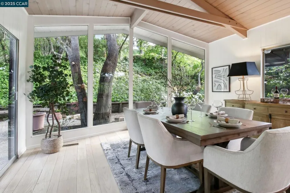 30 La Cuesta Rd Orinda, CA 94563
