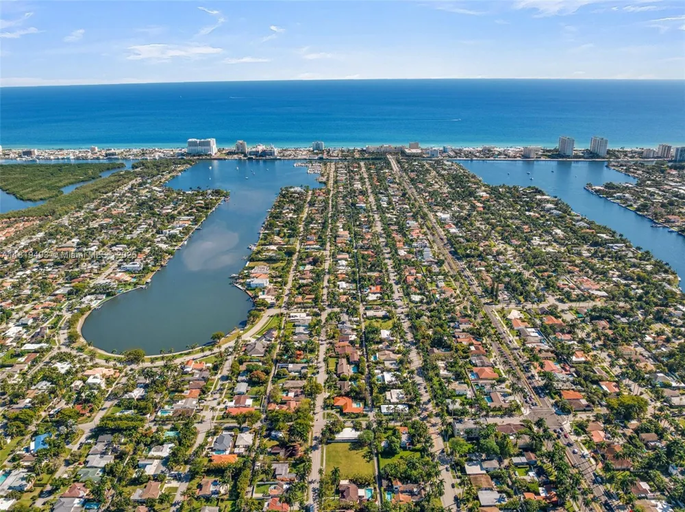 1310 Polk St Hollywood, FL 33019