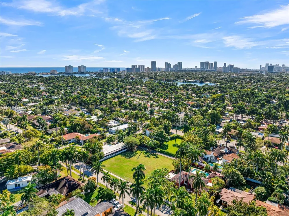 1310 Polk St Hollywood, FL 33019