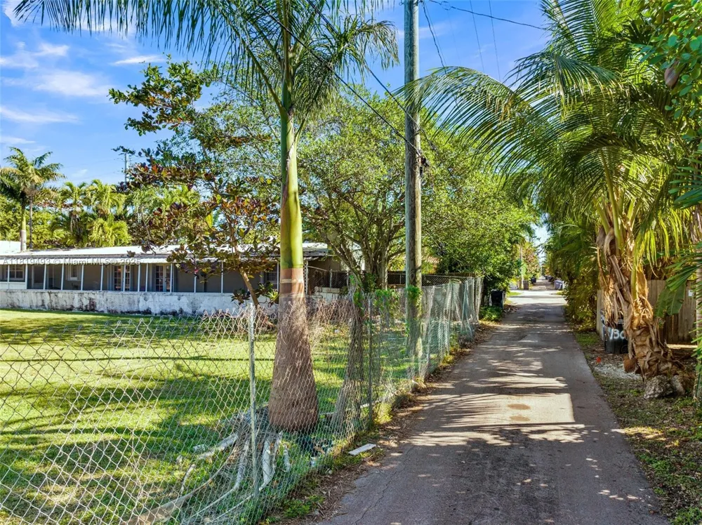 1310 Polk St Hollywood, FL 33019
