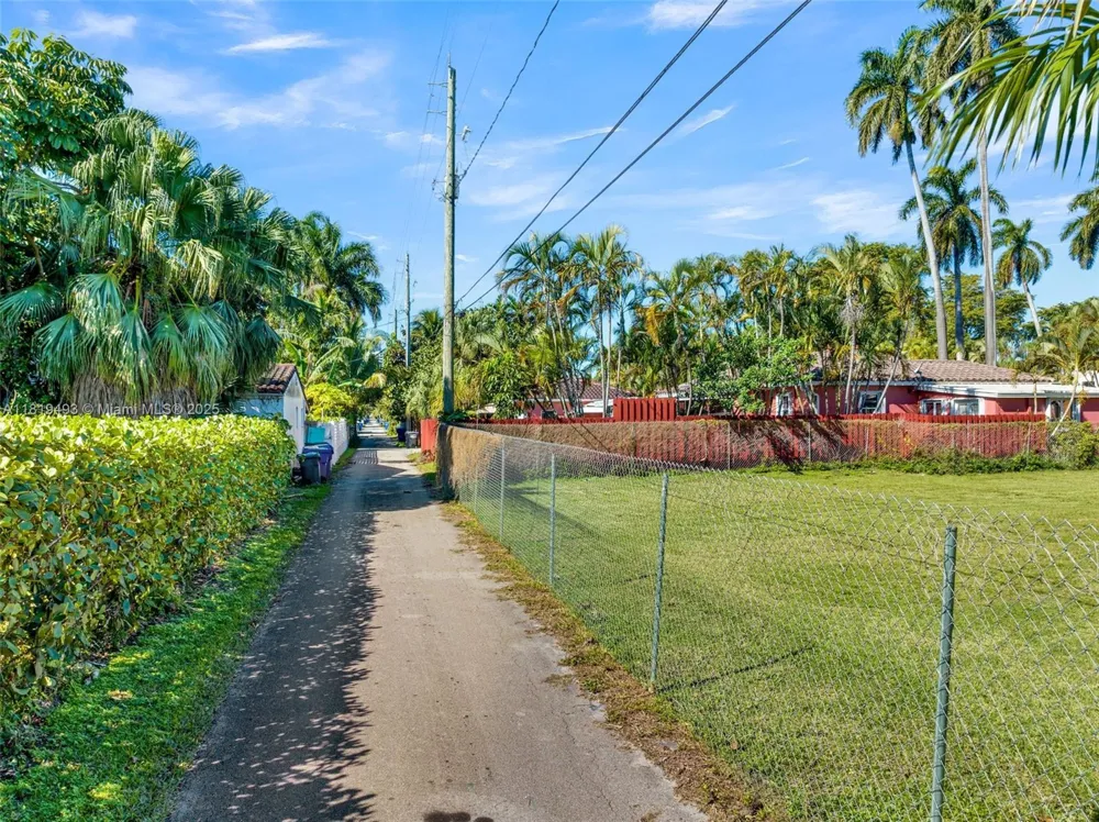 1310 Polk St Hollywood, FL 33019