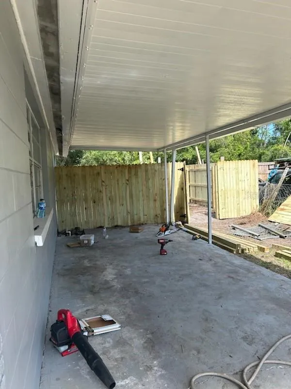 300 MIDWOOD DRIVE Plant City, FL 33566