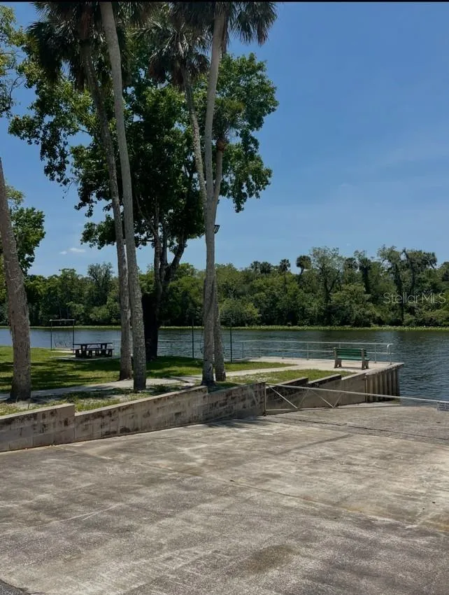 2701 KINGFISHER VILLAGE Deland, FL 32720