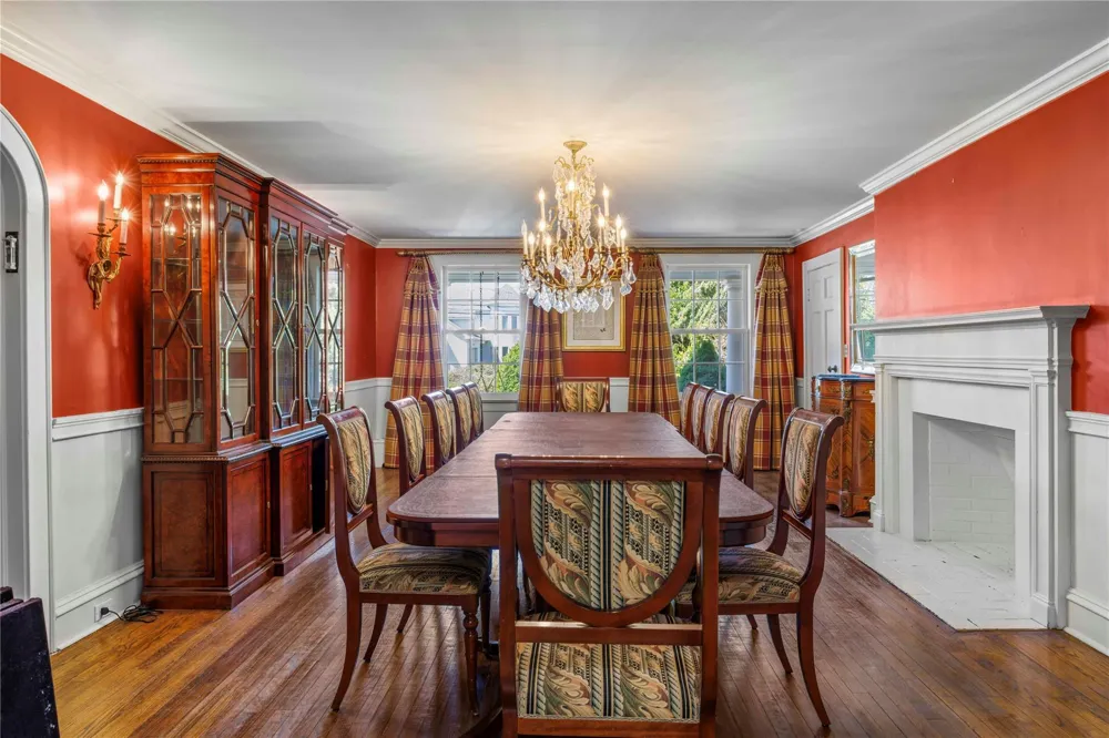 233 Narragansett Avenue Lawrence, NY 11559