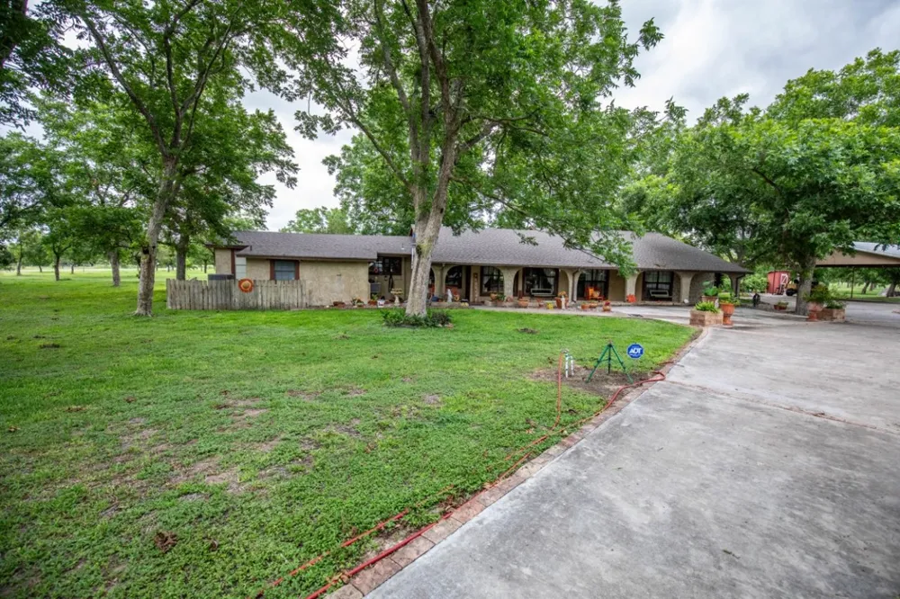 2432 County Road 402 Falfurrias, TX 78355