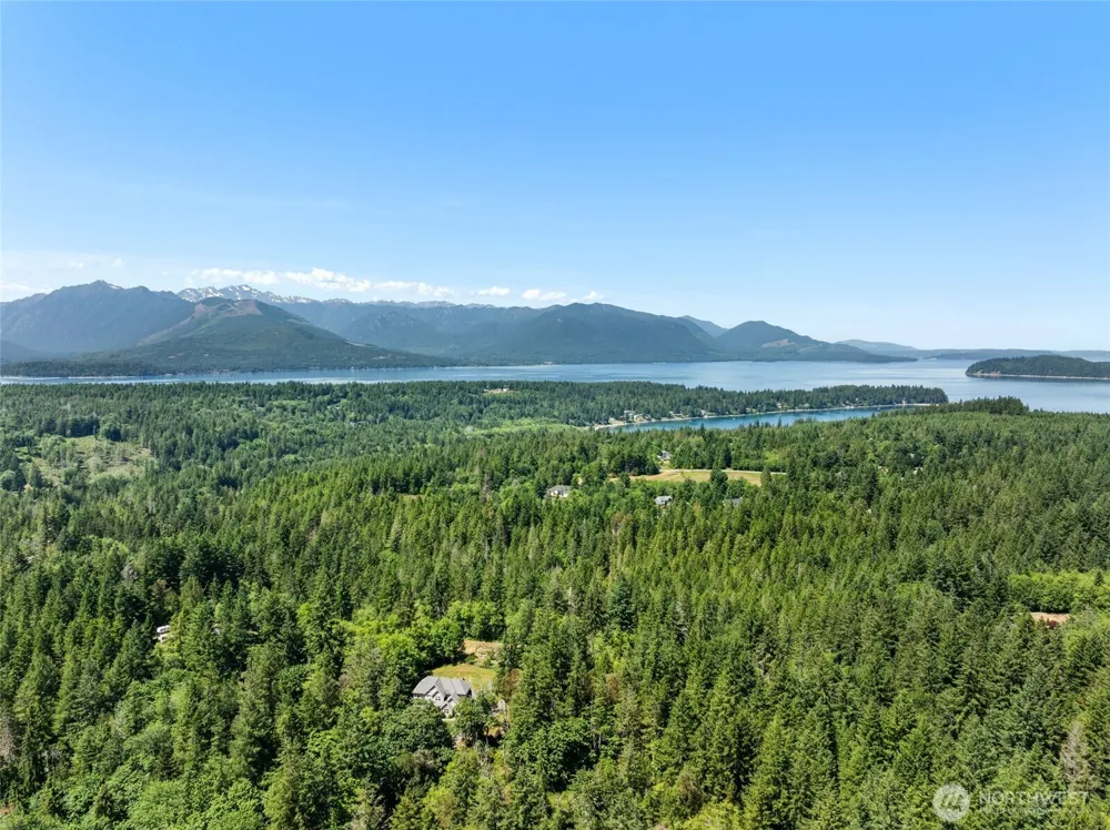 6133 Blue Mountain Lane NW Seabeck, WA 98380