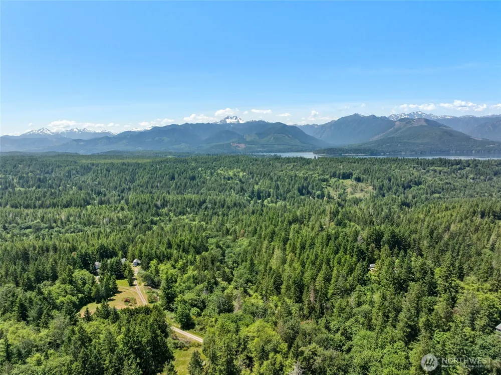 6133 Blue Mountain Lane NW Seabeck, WA 98380