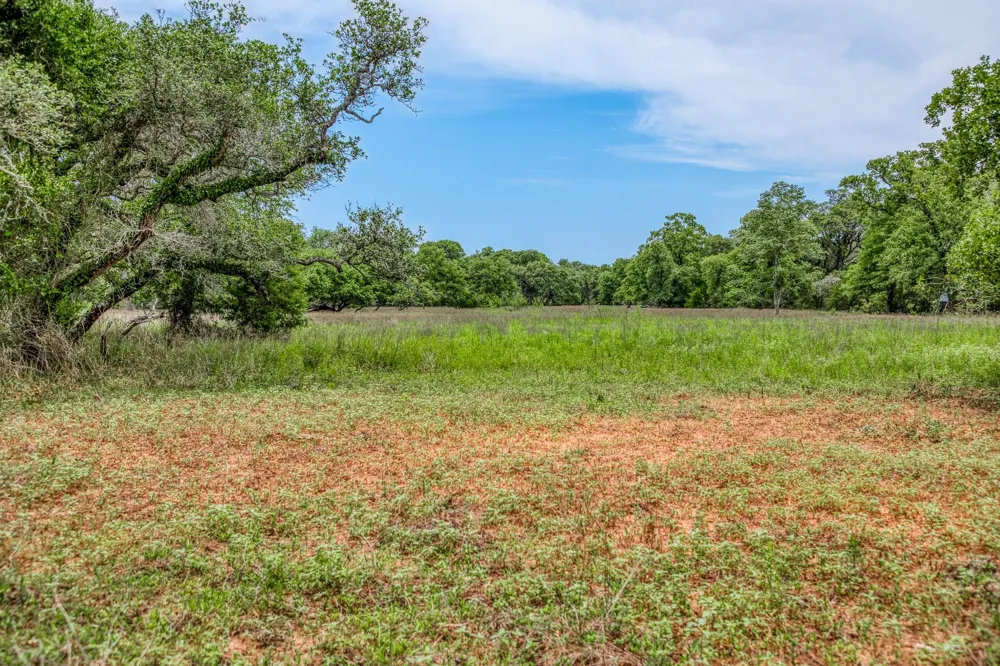 Cr 125 Hallettsville, TX 77964