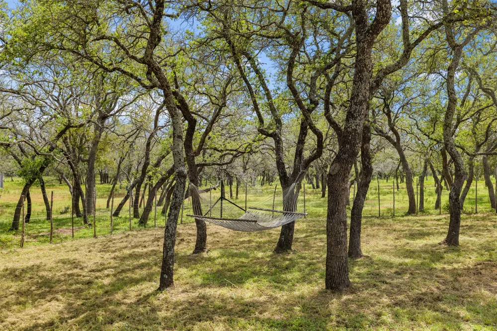 2631 US Hwy 281 Johnson City, TX 78636