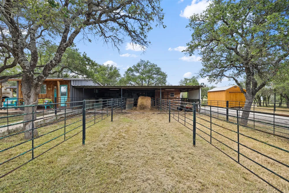 2631 US Hwy 281 Johnson City, TX 78636