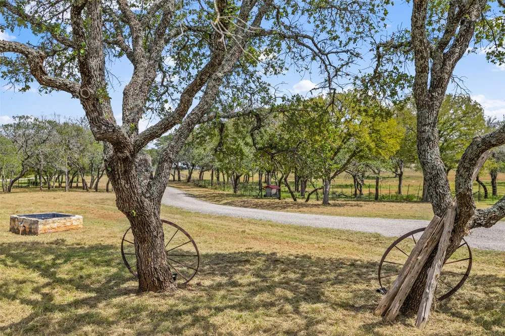2631 US Hwy 281 Johnson City, TX 78636