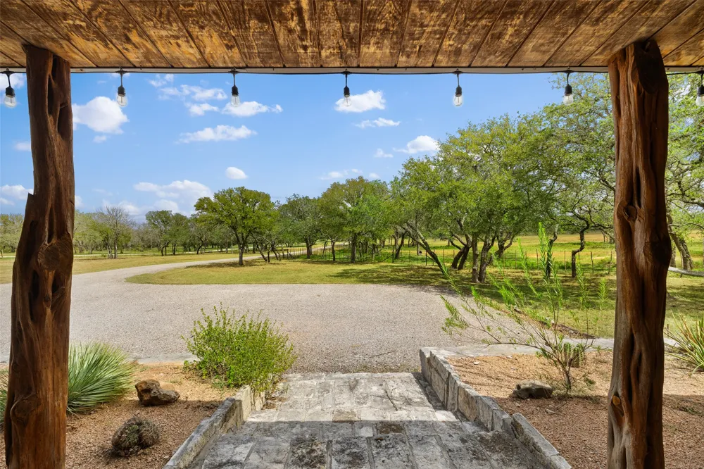2631 US Hwy 281 Johnson City, TX 78636