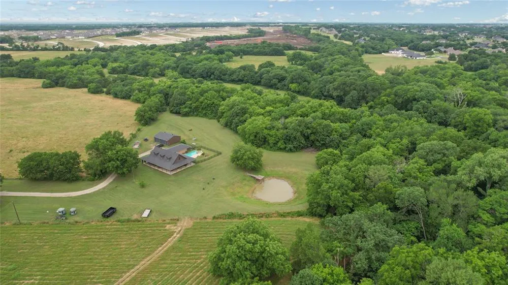 4195 County Road 1001 McKinney, TX 75071
