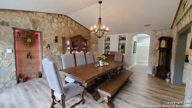 9810 Park Dr Helotes, TX 78023