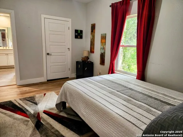 9810 Park Dr Helotes, TX 78023