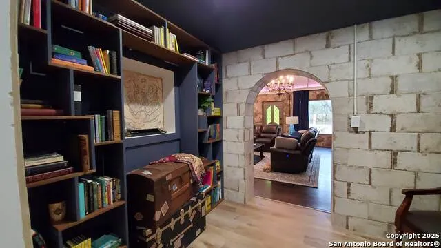 9810 Park Dr Helotes, TX 78023