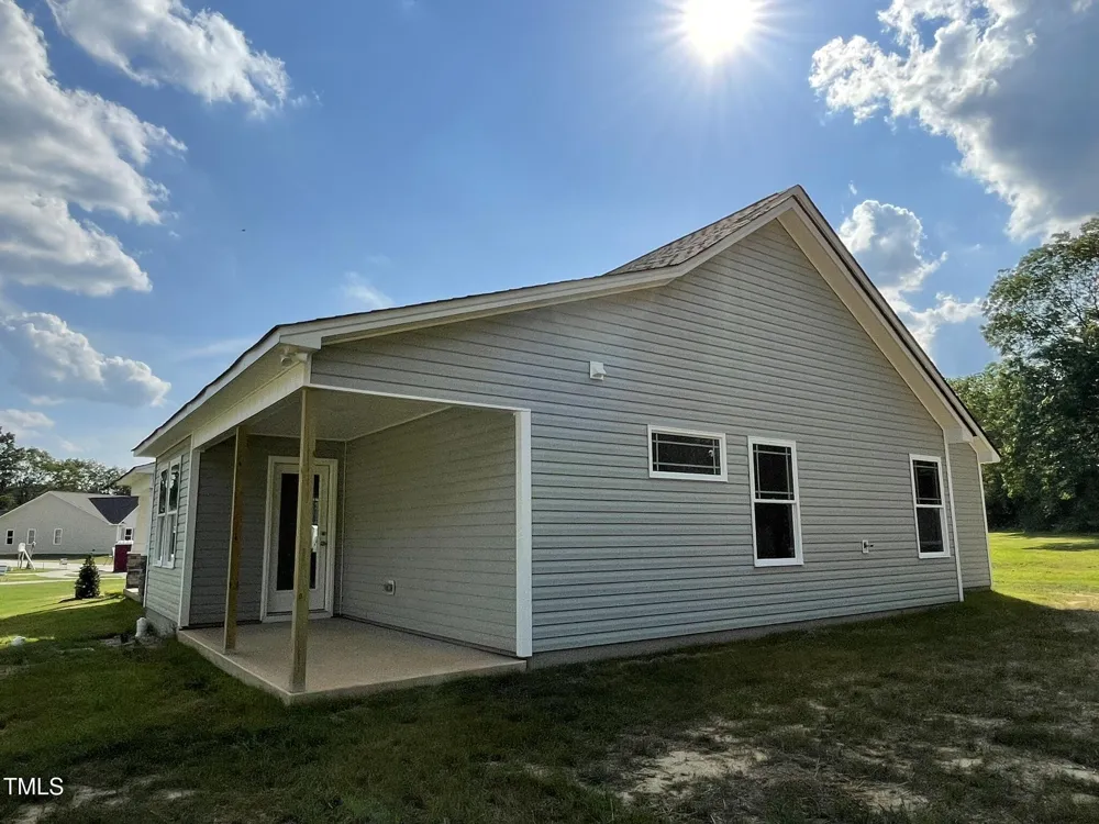 175 Oakfield Trace Drive Four Oaks, NC 27524
