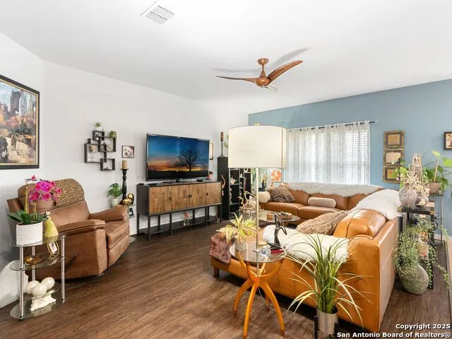 10744 Rosalina Loop Converse, TX 78109