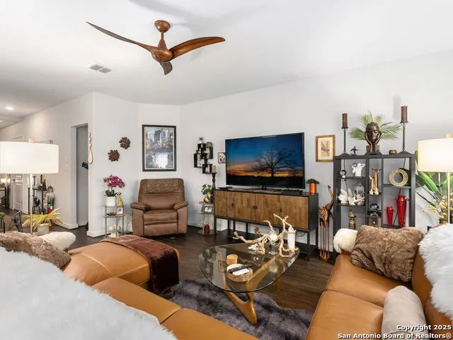 10744 Rosalina Loop Converse, TX 78109