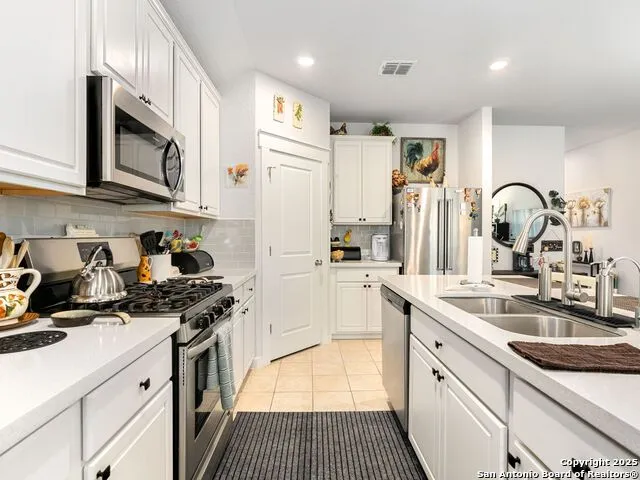 10744 Rosalina Loop Converse, TX 78109