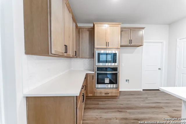 202 Ednie Ln Mico, TX 78066
