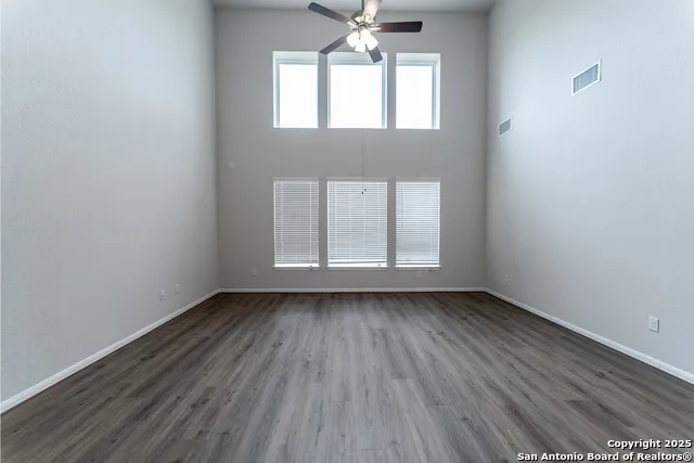 202 Ednie Ln Mico, TX 78066