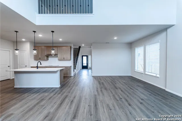 202 Ednie Ln Mico, TX 78066