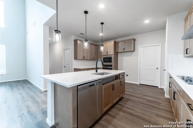 202 Ednie Ln Mico, TX 78066