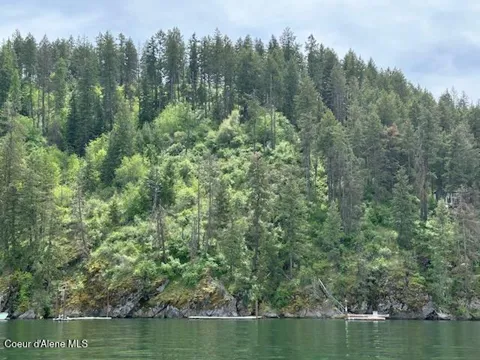 Moscow Bay-Emerald Shore