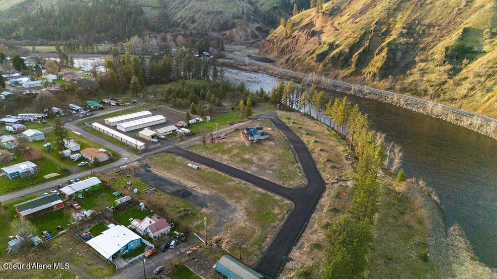 716 Raeder Street Kooskia, ID 83539