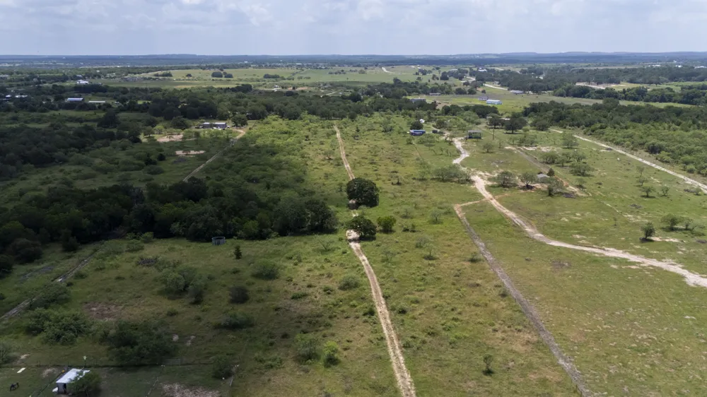 401 Turnback Trail Dale, TX 78616