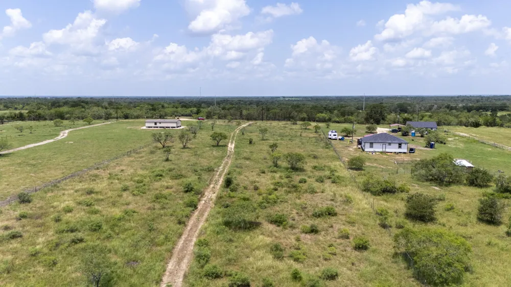401 Turnback Trail Dale, TX 78616