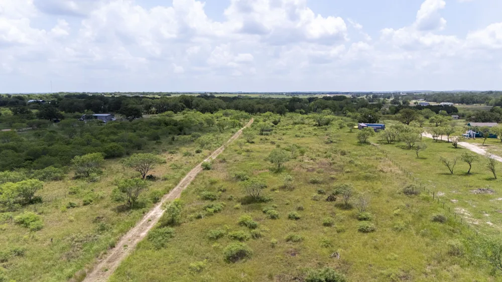 401 Turnback Trail Dale, TX 78616