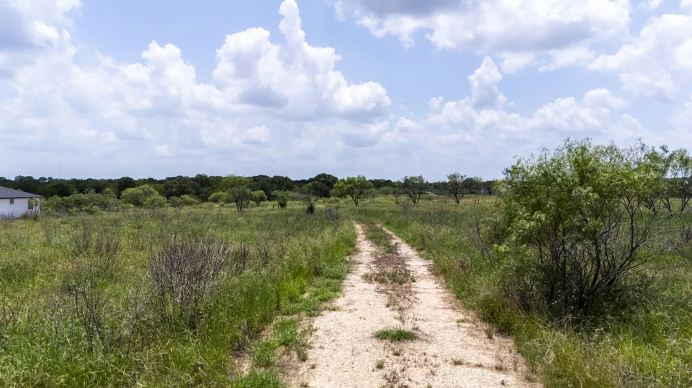 401 Turnback Trail Dale, TX 78616