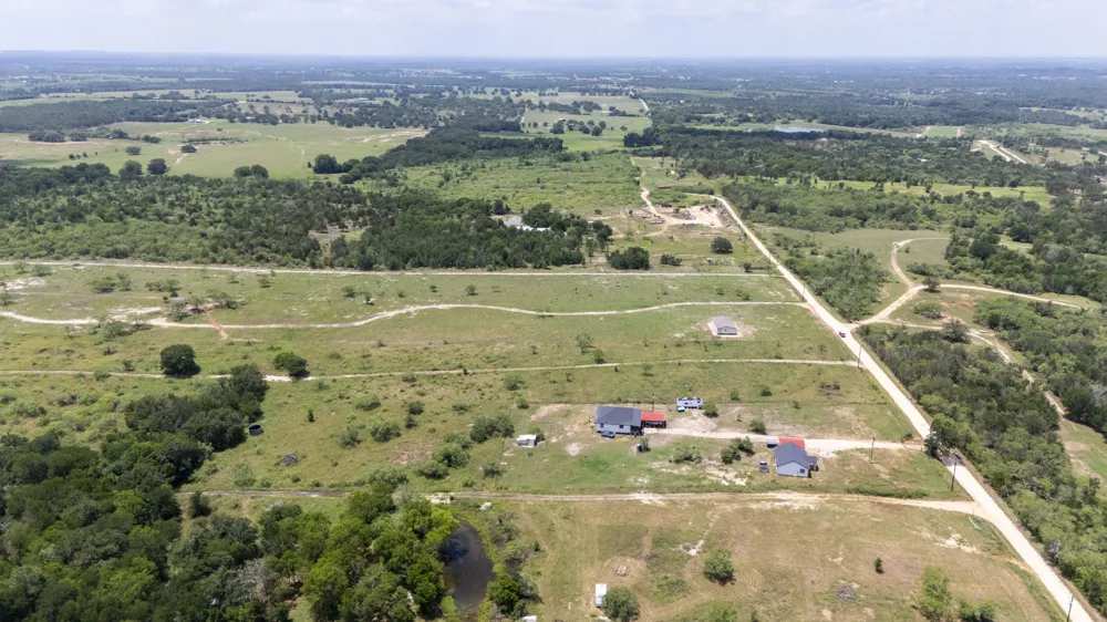 401 Turnback Trail Dale, TX 78616