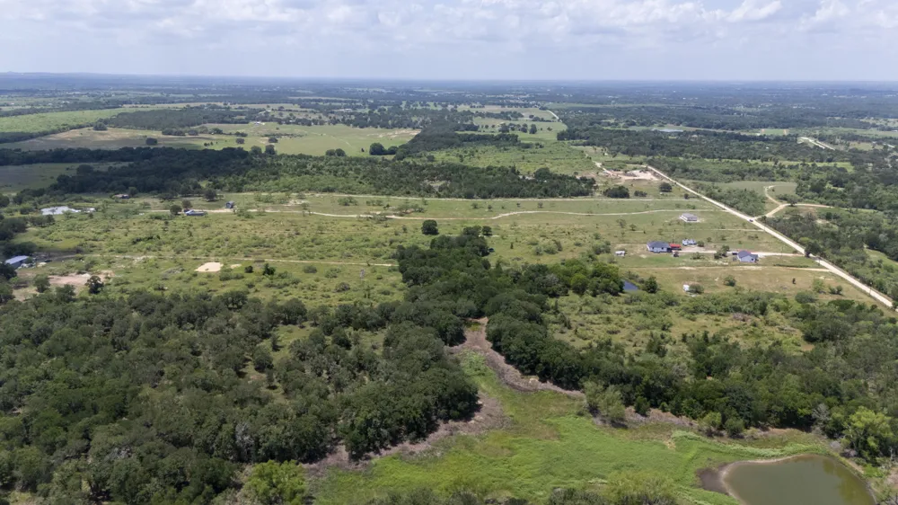 401 Turnback Trail Dale, TX 78616