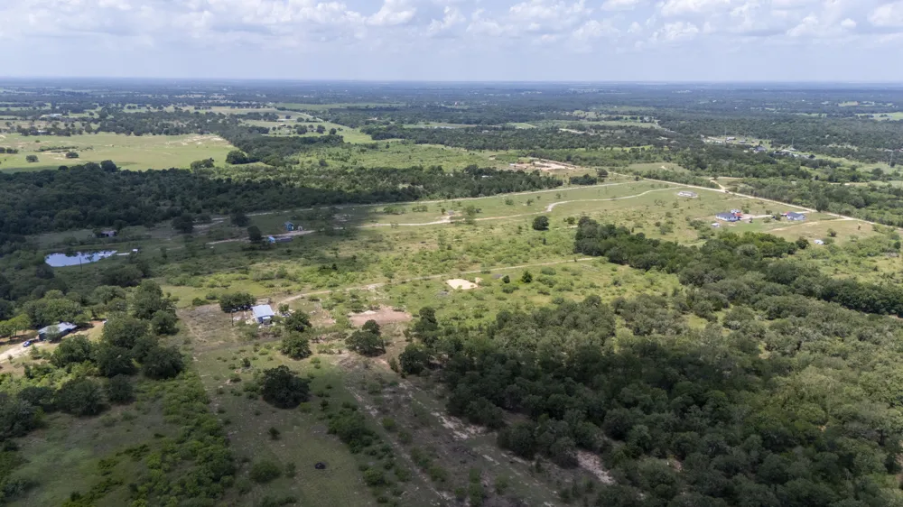 401 Turnback Trail Dale, TX 78616